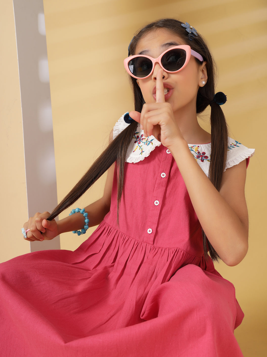 Pink Sleeveless Collar Embroidery Dress
