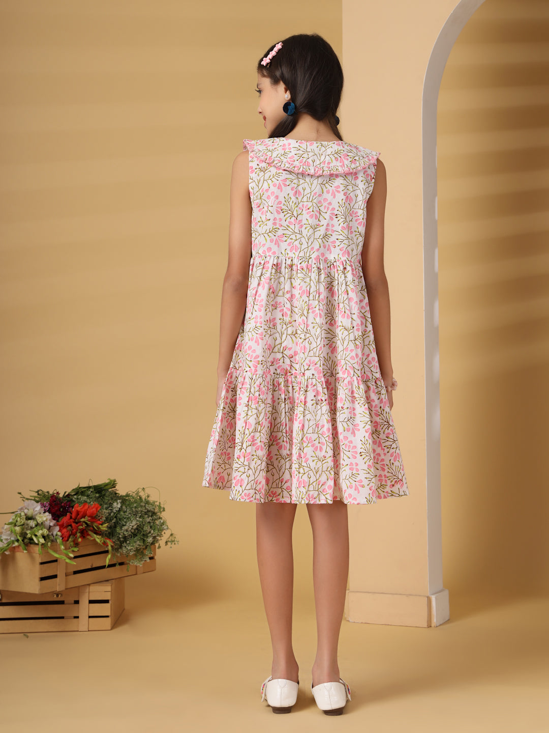 Sleeveles Pink Floral Printed Dress