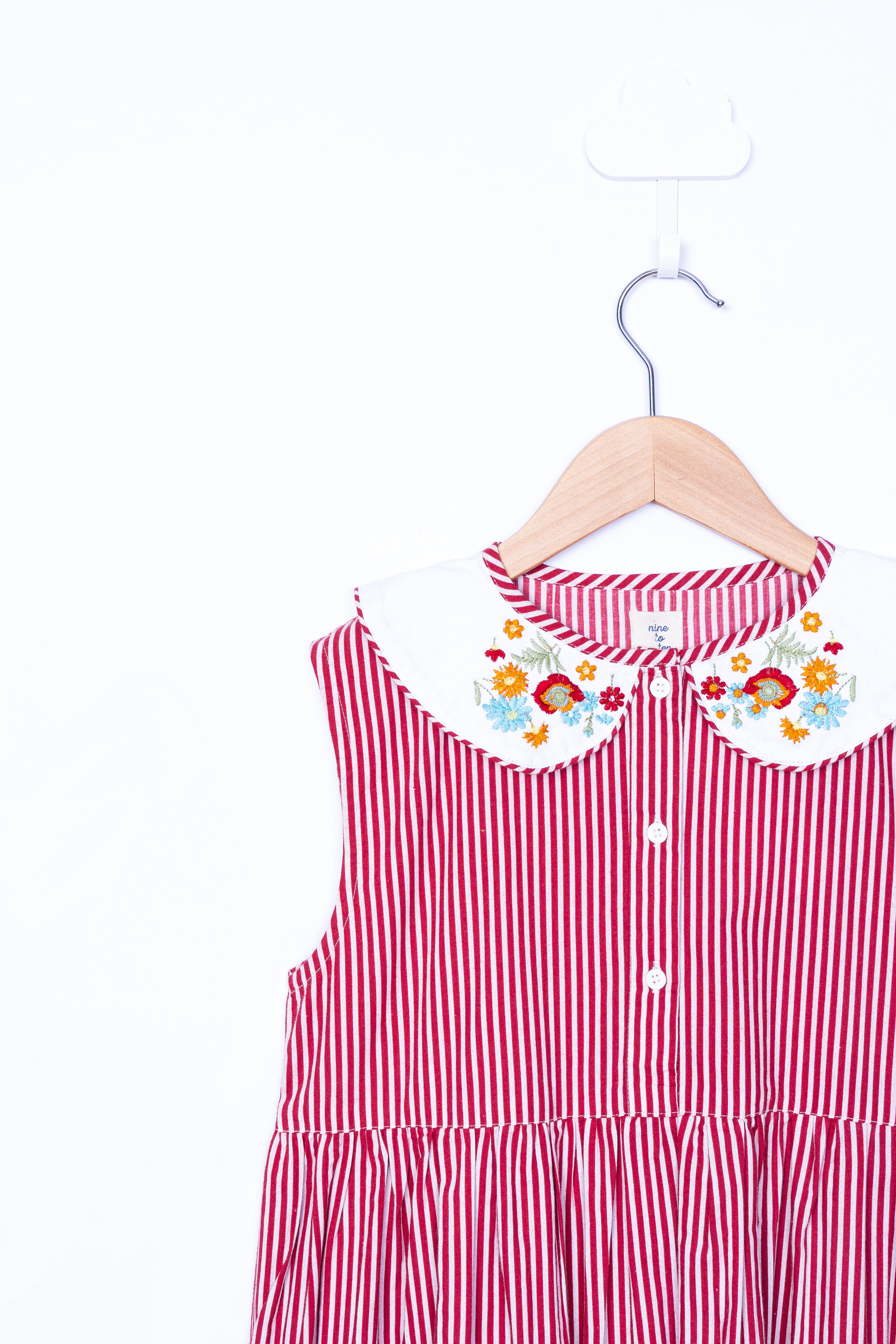 RED STRIPE AND EMBROIDERY COLLAR DRESS