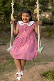 RED STRIPE AND EMBROIDERY COLLAR DRESS