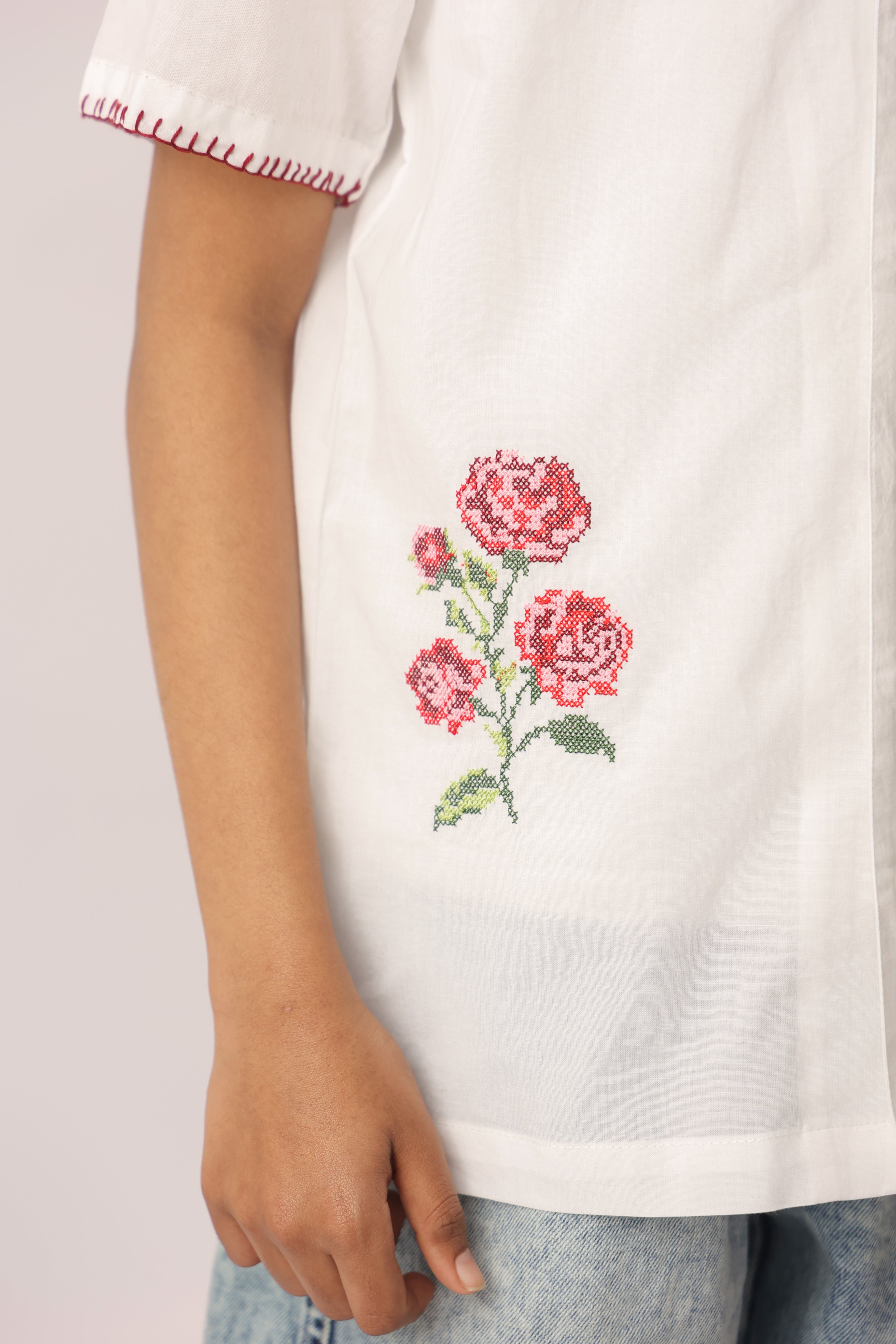 White Cross-Stitch Rose Camp Collar Shirt For Boys