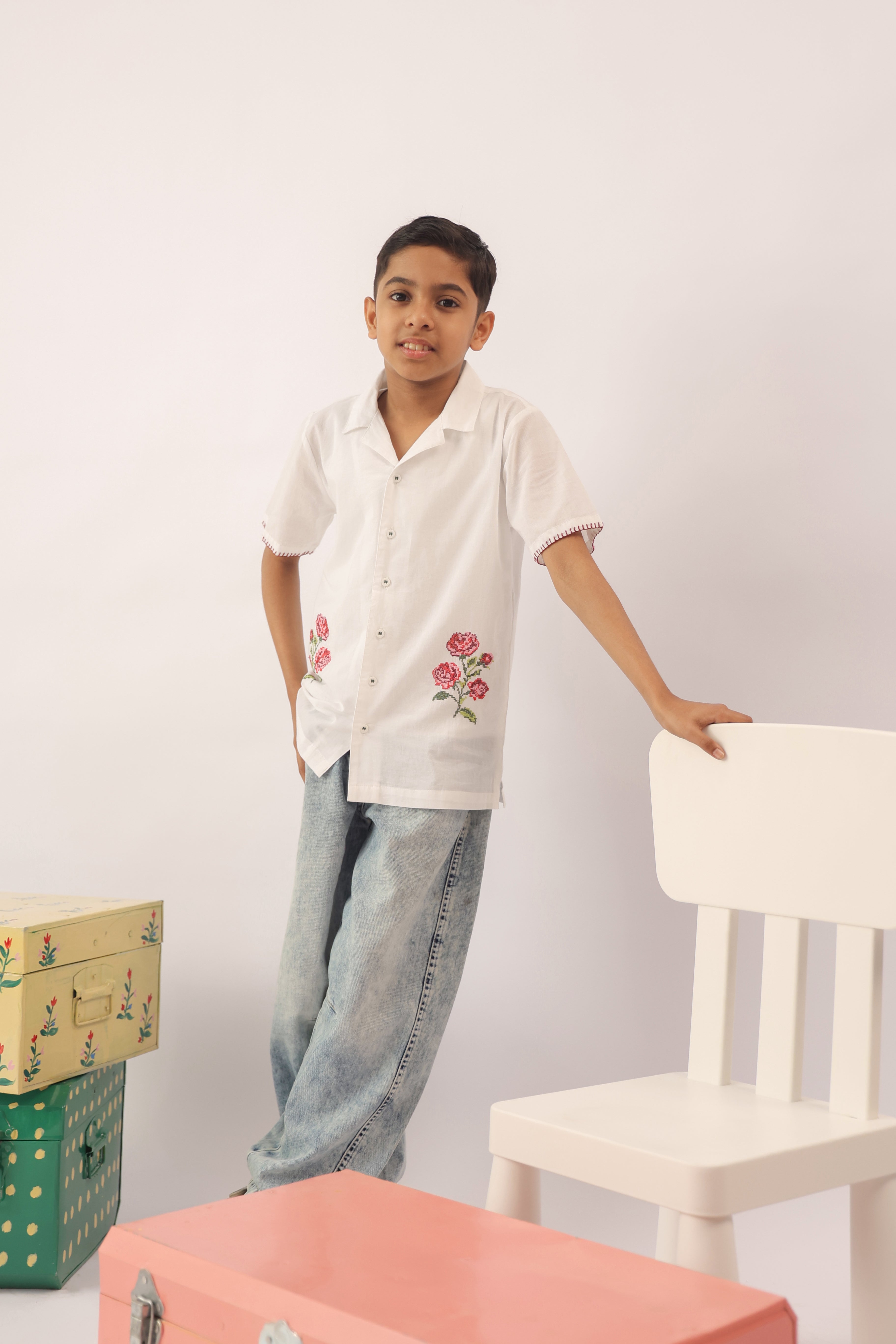 White Cross-Stitch Rose Camp Collar Shirt For Boys