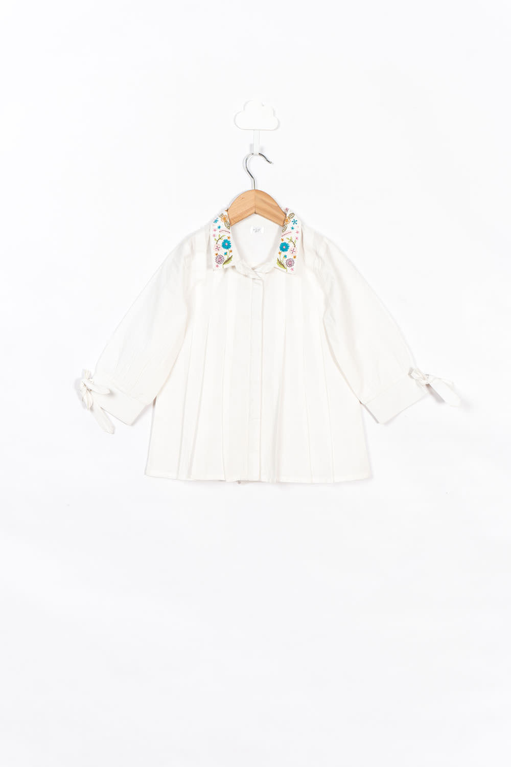 Embroidery Collar Shirt