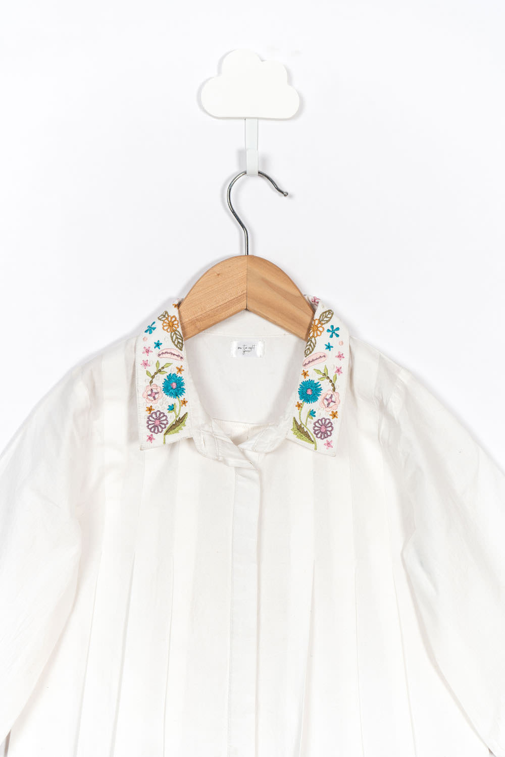 Embroidery Collar Shirt